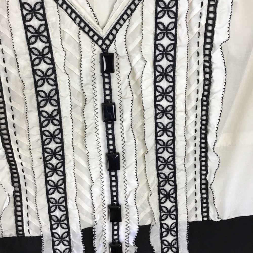 Karen Millen dress. Black and White size US 4 - Picture 3 of 8